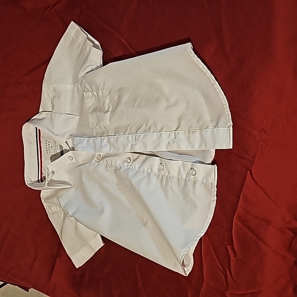 Boys size 3T short sleeve button down shirt